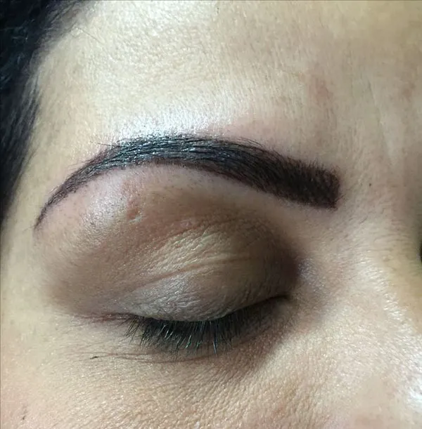 30 مدل تتو ابرو شیک؛ از نچرال تا ابروهای پررنگ و چشمگیر! 19 Eyebrow tattoo model 15