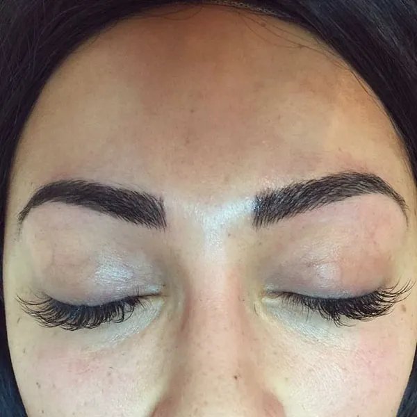 30 مدل تتو ابرو شیک؛ از نچرال تا ابروهای پررنگ و چشمگیر! 20 Eyebrow tattoo model 17