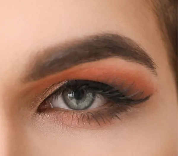 30 مدل خط چشم برای پلک افتاده؛ از خط باریک تا باتوینگ! 13 Eyeliner styles for hooded eyes 11