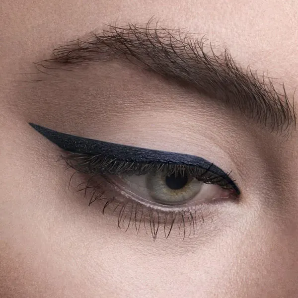 30 مدل خط چشم برای پلک افتاده؛ از خط باریک تا باتوینگ! 20 Eyeliner styles for hooded eyes 18