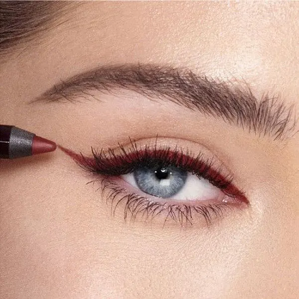 30 مدل خط چشم برای پلک افتاده؛ از خط باریک تا باتوینگ! 25 Eyeliner styles for hooded eyes 21