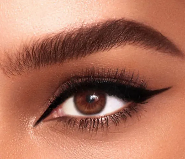 30 مدل خط چشم برای پلک افتاده؛ از خط باریک تا باتوینگ! 32 Eyeliner styles for hooded eyes 29