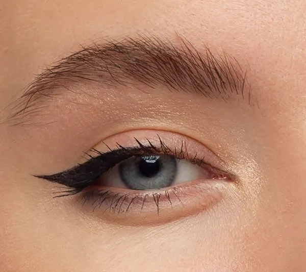 30 مدل خط چشم برای پلک افتاده؛ از خط باریک تا باتوینگ! 4 Eyeliner styles for hooded eyes 3