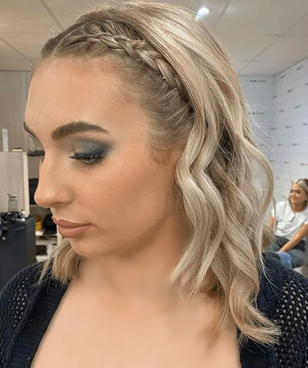32 مدل بافت مو جلوی سر با موی باز؛ ایدههایی که با چند رشته مو کل استایل را عوض میکنند! 30 Front hair braid with loose hair 28 1
