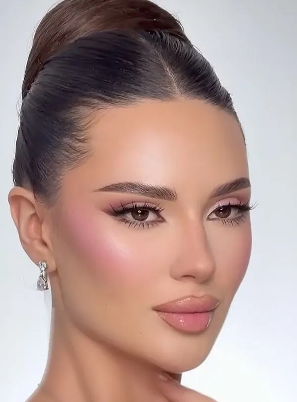 Girly pink makeup 18