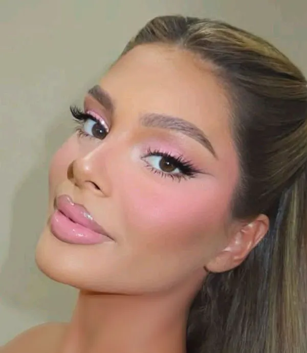 Girly pink makeup 19
