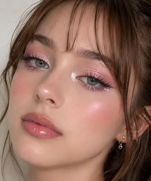 Girly pink makeup 26