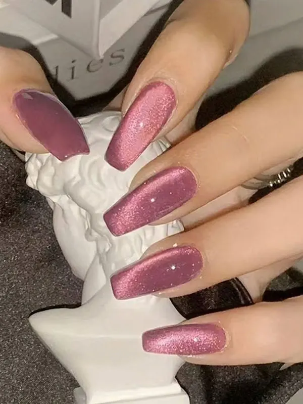Glittery artificial nails 15