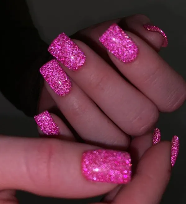Glittery artificial nails 25