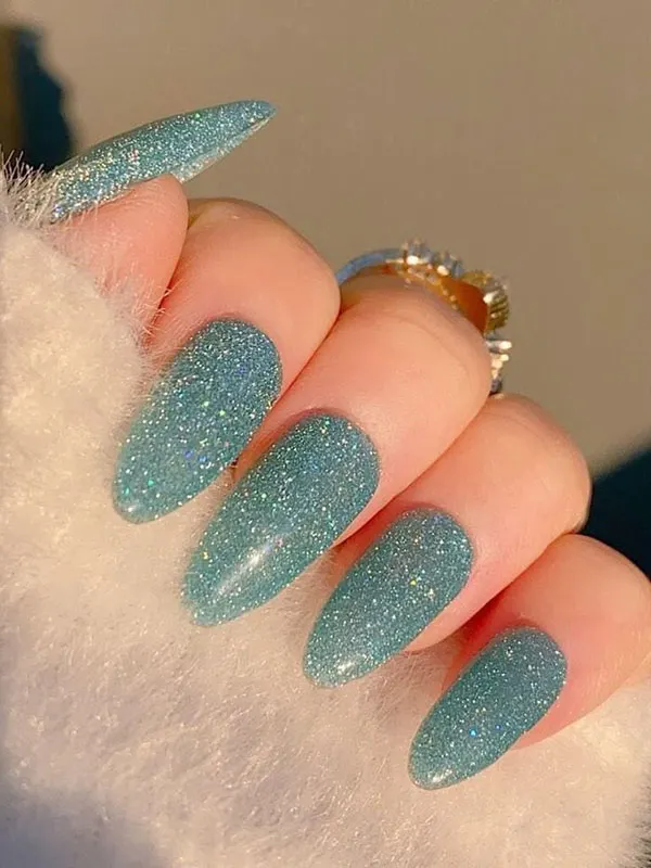 Glittery artificial nails 30