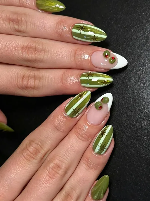 طرح ناخن زیتونی جدید؛ مدلهای شیک پاییز 2026 از کروم تا کتآی! 14 Olive green nail design 10