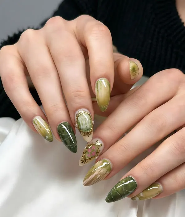 طرح ناخن زیتونی جدید؛ مدلهای شیک پاییز 2026 از کروم تا کتآی! 23 Olive green nail design 19