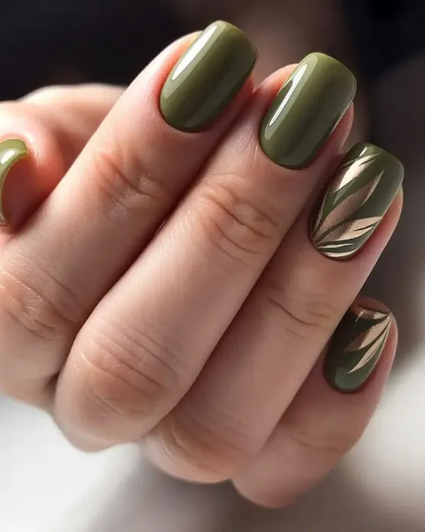 طرح ناخن زیتونی جدید؛ مدلهای شیک پاییز 2026 از کروم تا کتآی! 5 Olive green nail design 2