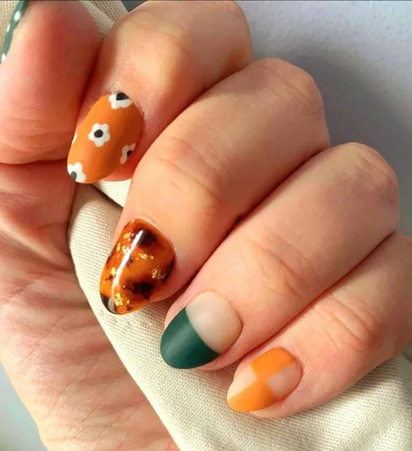 Short autumn nail designs 18