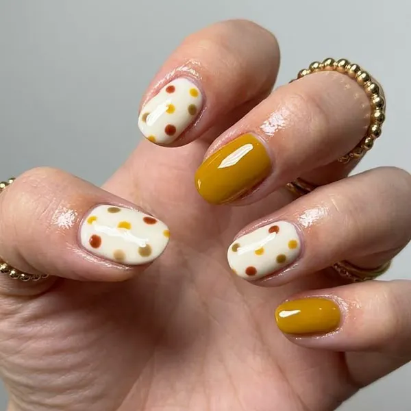 Short autumn nail designs 24