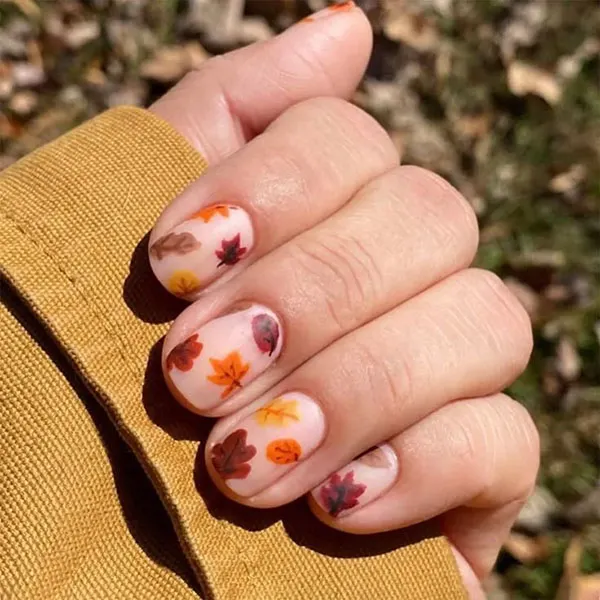 Short autumn nail designs 26