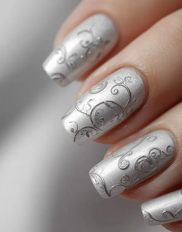 Silver nail design 2