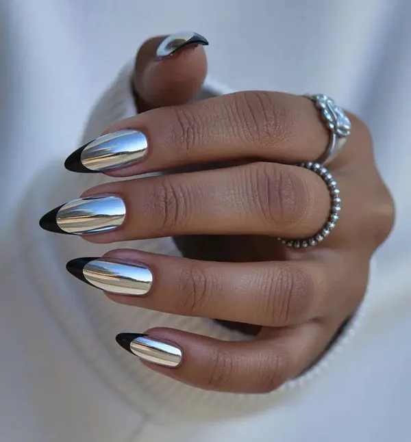 Silver nail design 21