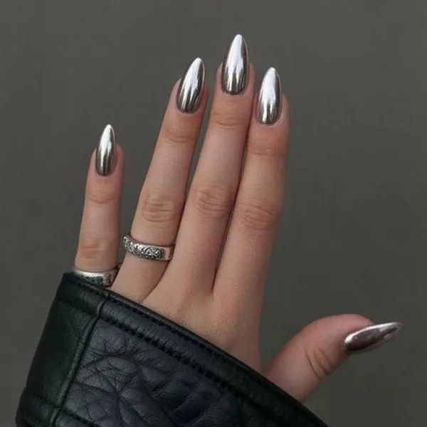 Silver nail design 28