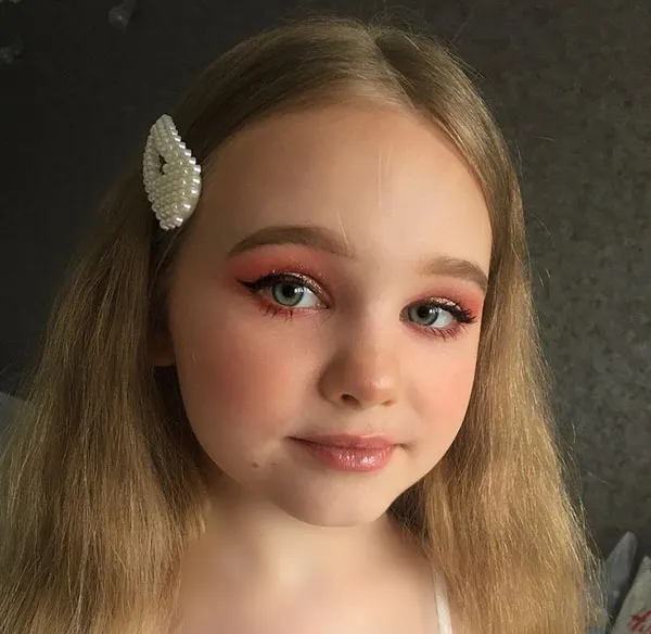 Simple makeup for a 12 year old girl 8