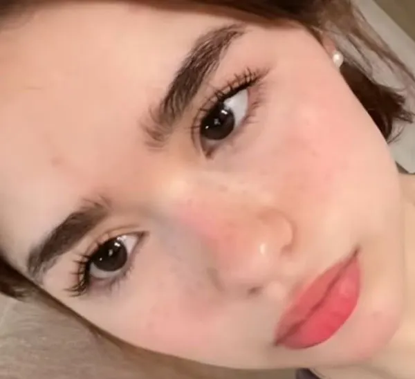 مدل ابرو صاف دخترانه 2026؛ از فرم کرهای تا مدلهای طبیعی و شیک! 18 Straight eyebrow style for girls 2026 15
