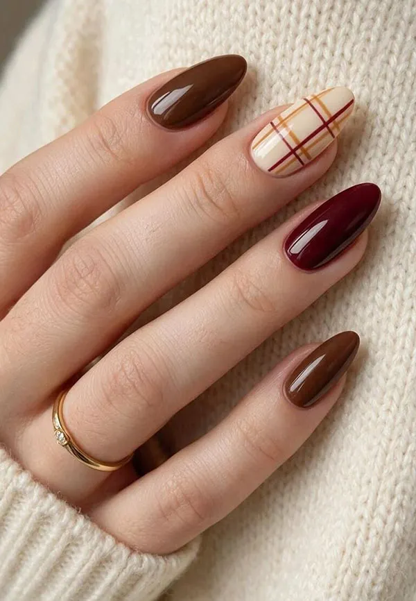 طرح ناخن پاییز امسال 2026؛ از قهوهای دلنشین تا زرشکی جسورانه! 31 This autumns nail designs 22