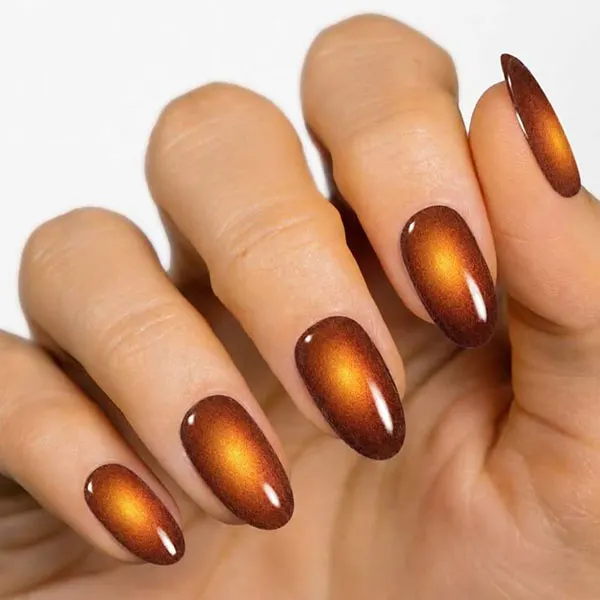 35 طرح ناخن کتآی پاییزی؛ این رنگها زیر نور تازه خودشان را نشان میدهند! 13 Autumn Cat Eye Nail Design 10