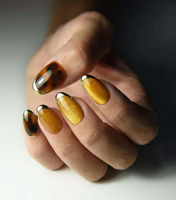 35 طرح ناخن کتآی پاییزی؛ این رنگها زیر نور تازه خودشان را نشان میدهند! 14 Autumn Cat Eye Nail Design 11