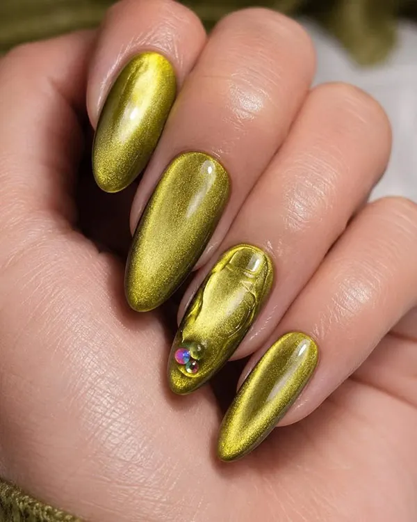 35 طرح ناخن کتآی پاییزی؛ این رنگها زیر نور تازه خودشان را نشان میدهند! 16 Autumn Cat Eye Nail Design 12