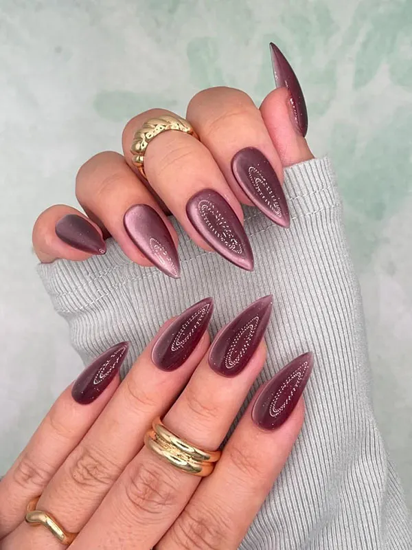 35 طرح ناخن کتآی پاییزی؛ این رنگها زیر نور تازه خودشان را نشان میدهند! 19 Autumn Cat Eye Nail Design 15