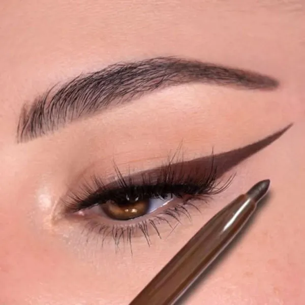 30 مدل خط چشم قهوه ای؛ مدلهای ظریف و جذابی که آرایش چشم را متفاوت میکنند! 13 Brown eyeliner 8