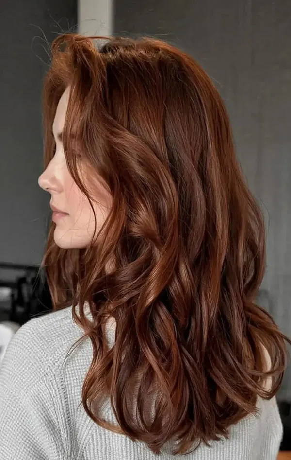 مدل رنگ مو مسی سوخته 2026 ؛ رنگ مویی گرم و متفاوت برای روزهای پاییزی! 26 Burnt copper hair color 21
