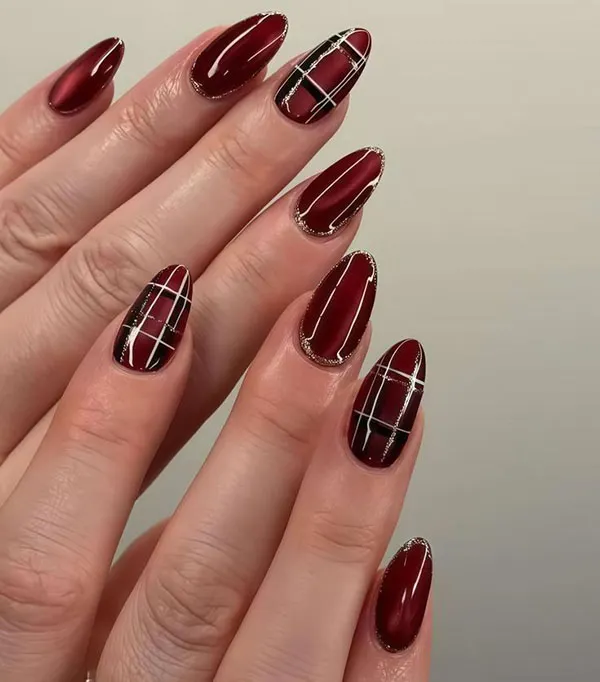32 طرح ناخن چهارخانه شیک؛ این ترکیب رنگها برای پاییز دیدنیاند! 6 Checkered nail design 2