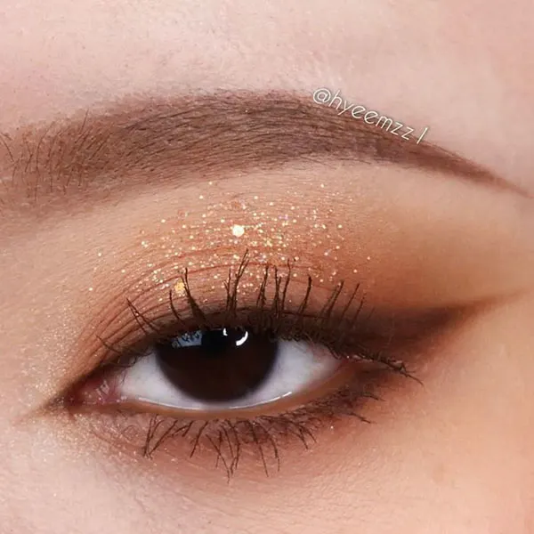 Eye makeup for small eyes 19