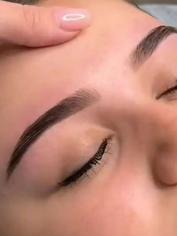 Eyebrow shaping style 10