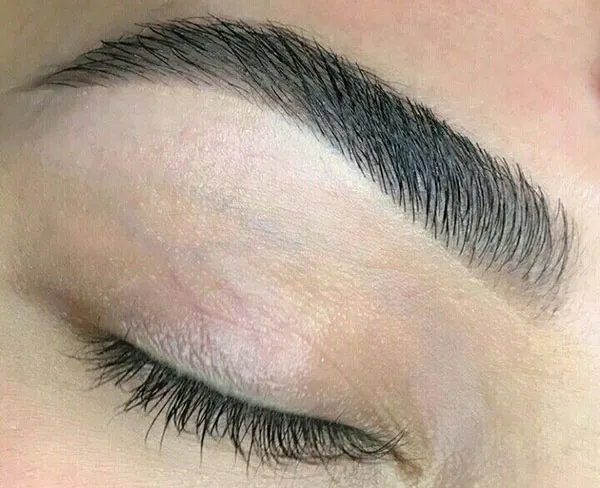 Eyebrow shaping style 18