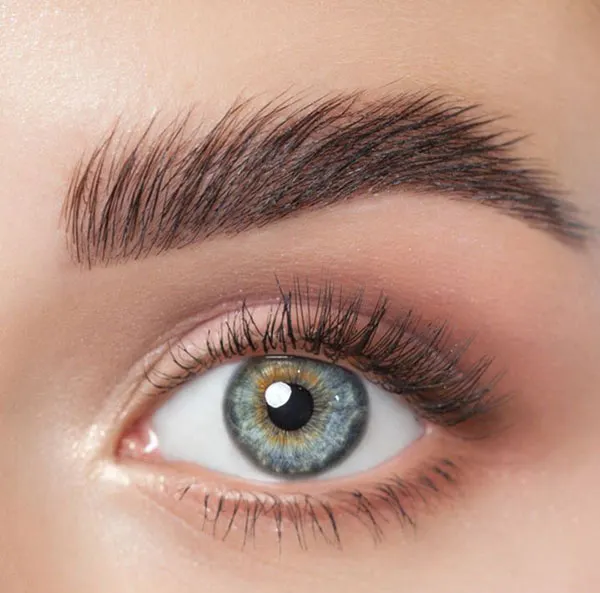 Eyebrow shaping style 19