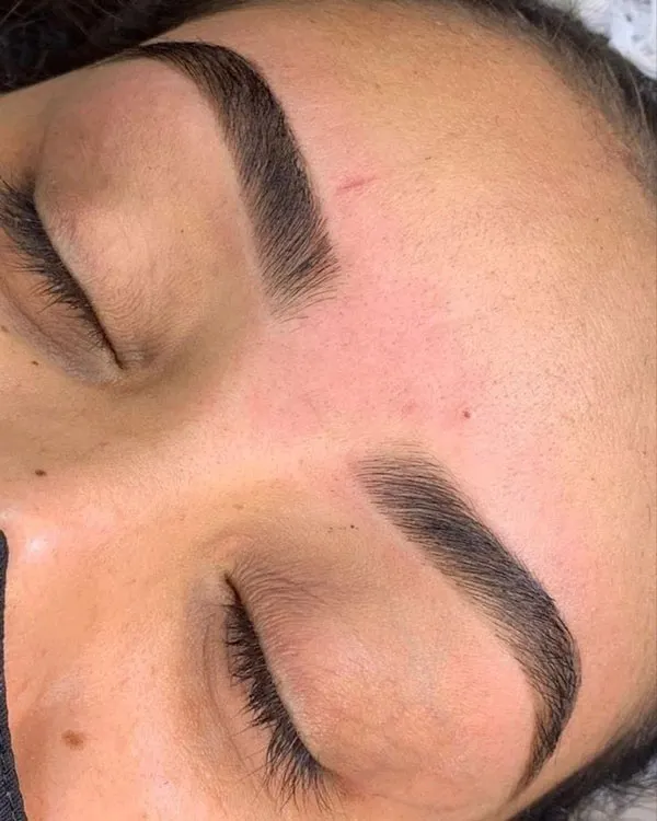 Eyebrow shaping style 23