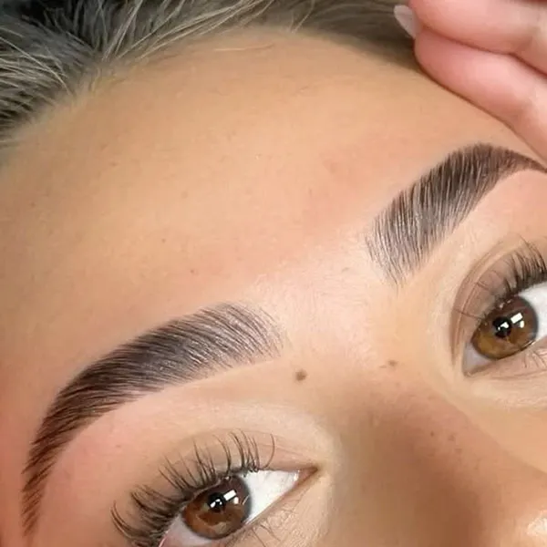 Eyebrow shaping style 24