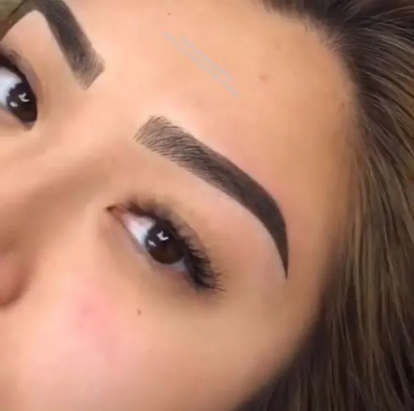 Eyebrow shaping style 25