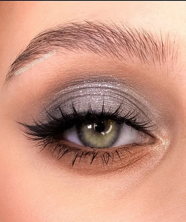 Grey eyeshadow 10