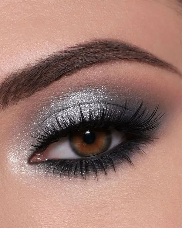 Grey eyeshadow 13