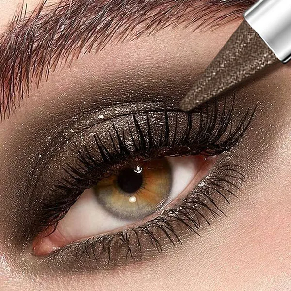Grey eyeshadow 19