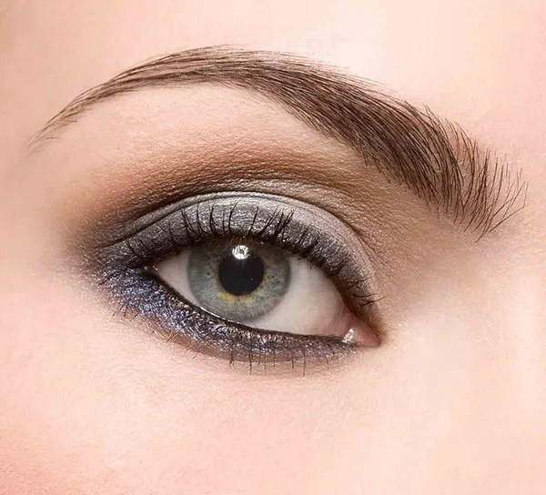 Grey eyeshadow 28