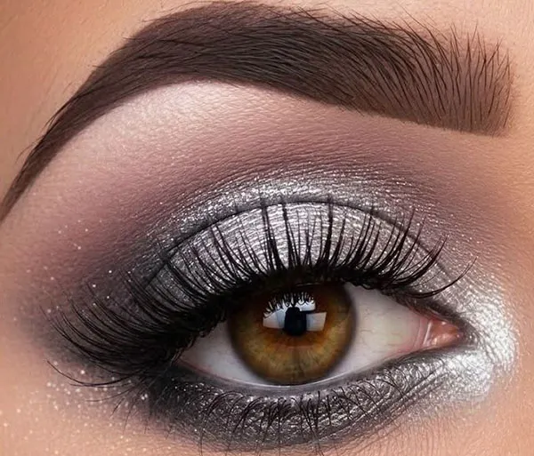 Grey eyeshadow 31