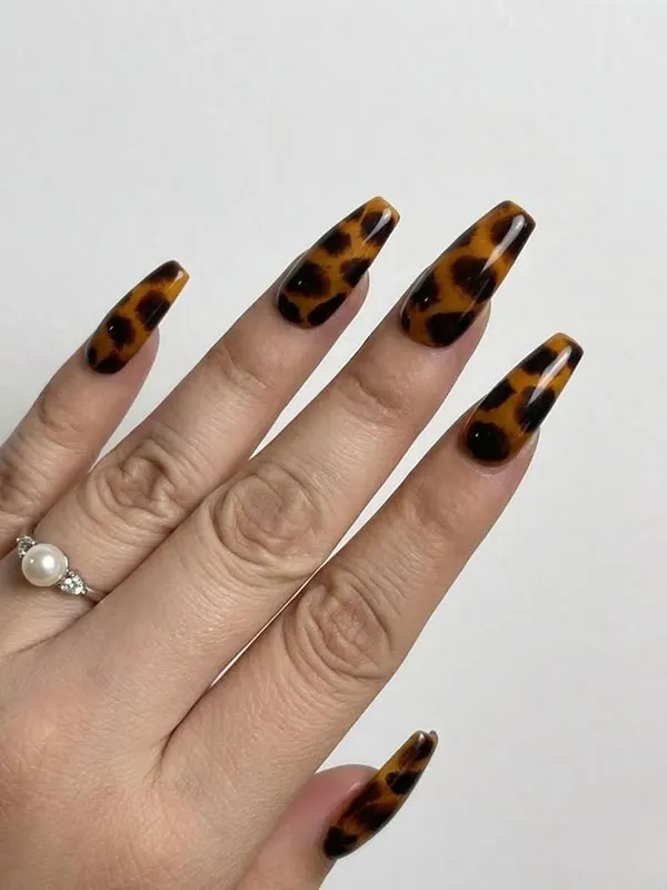 Tortoiseshell nail design 2