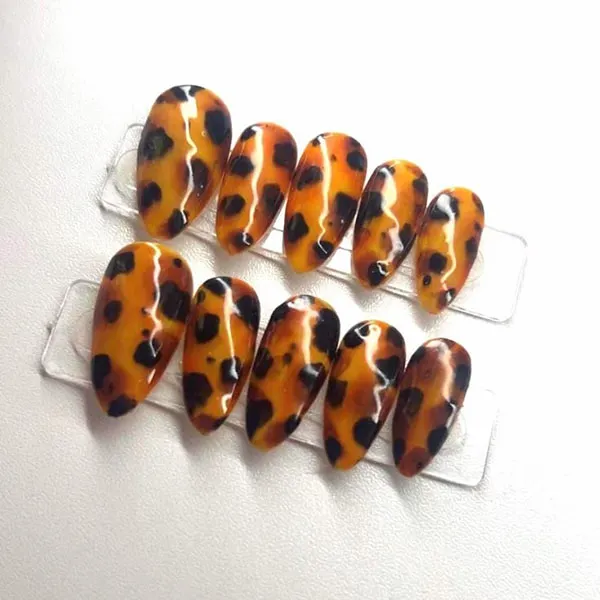 Tortoiseshell nail design 7