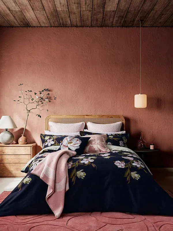 Warm and cozy bedroom decoration 30