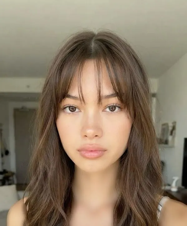 Wispy bangs hairstyle 15