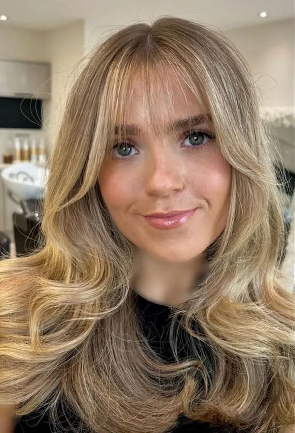 Wispy bangs hairstyle 28